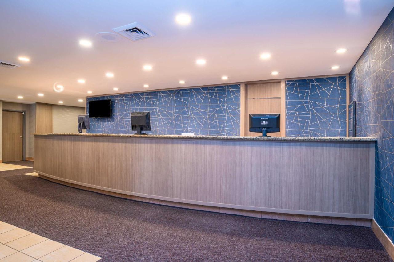 Sandman Hotel Montreal - לונגאיל מראה חיצוני תמונה