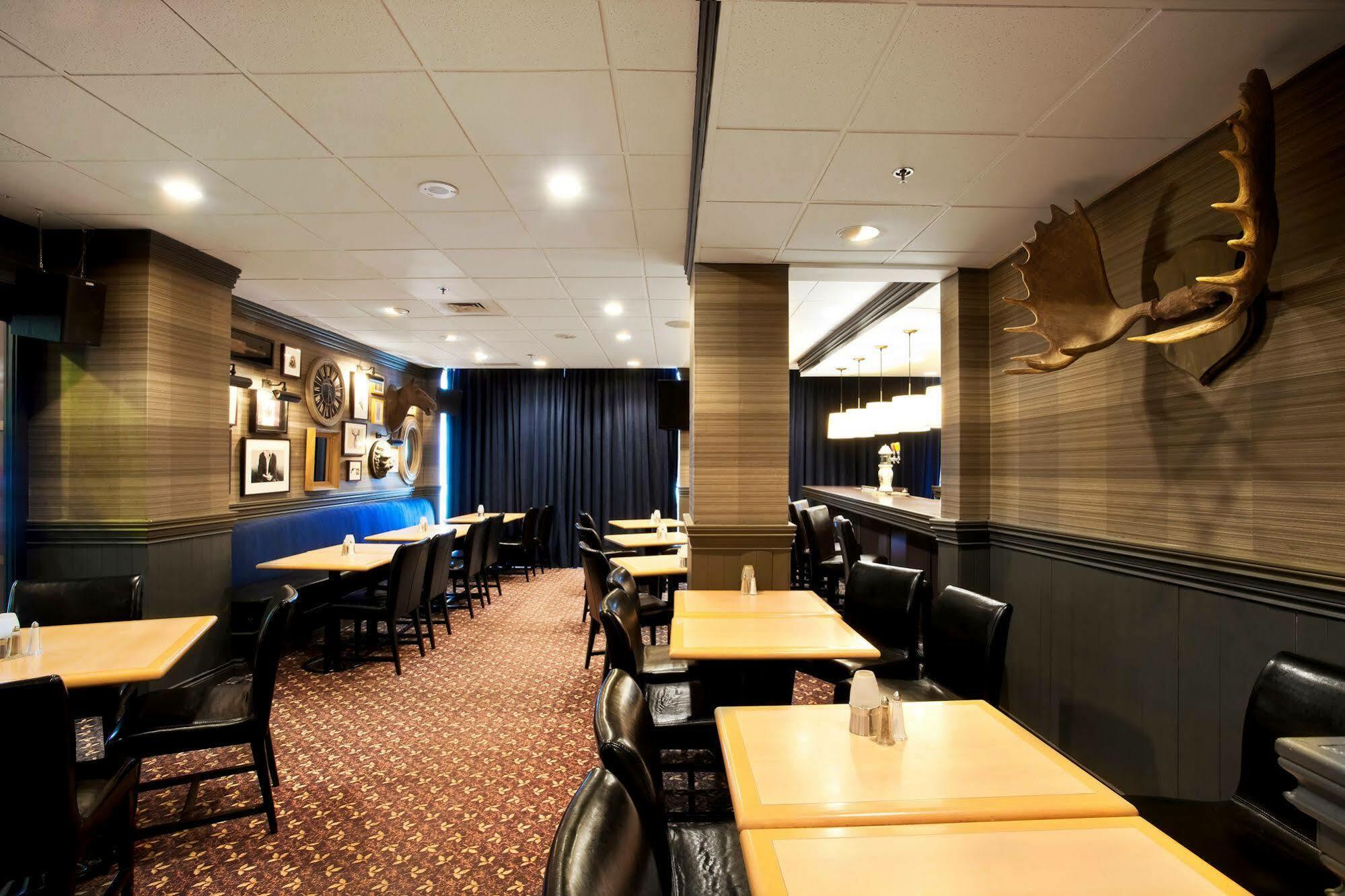 Sandman Hotel Montreal - לונגאיל מראה חיצוני תמונה