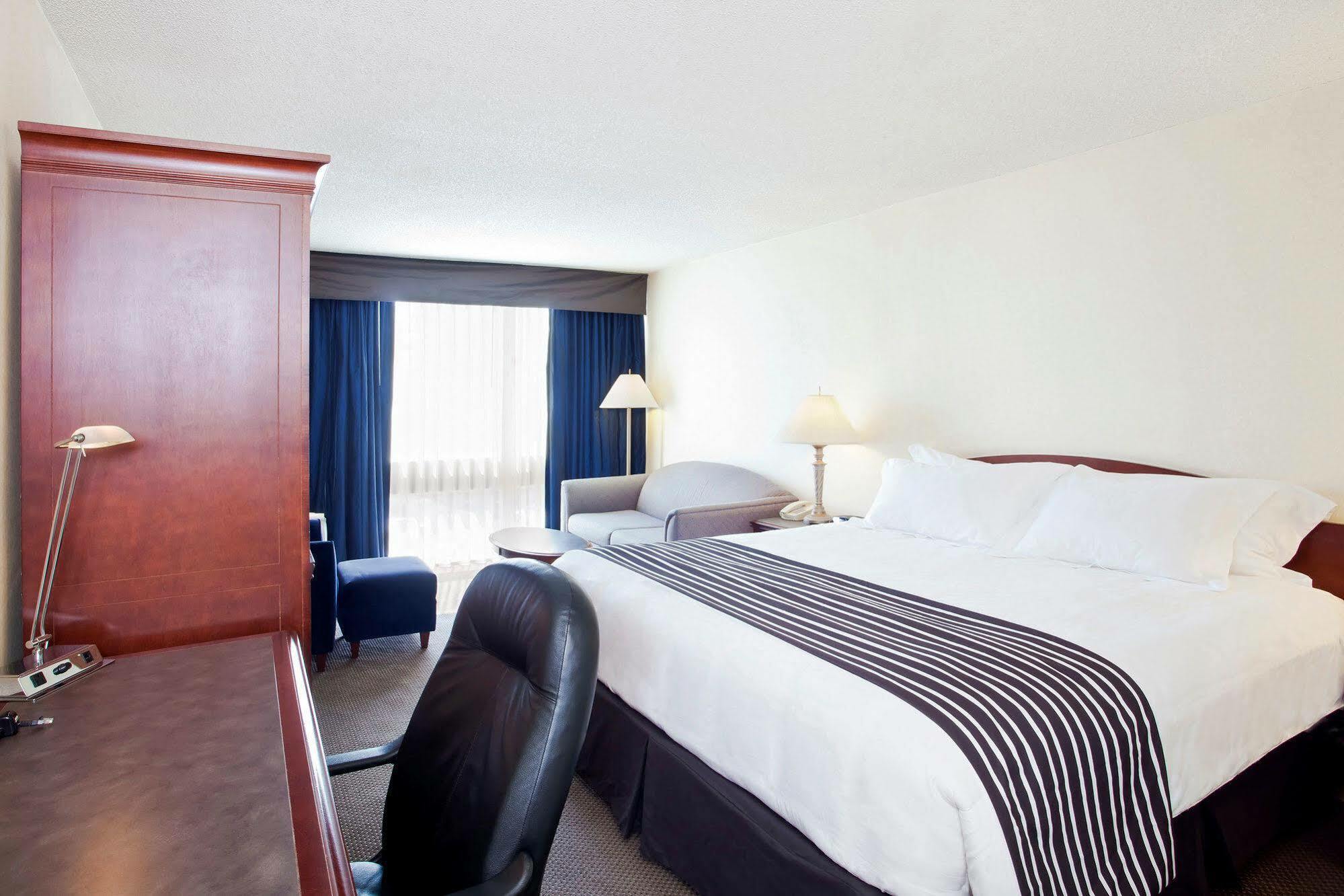 Sandman Hotel Montreal - לונגאיל מראה חיצוני תמונה